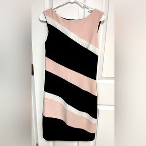 Dresss Barn size 4 sleeveless dress in pink, white and black!